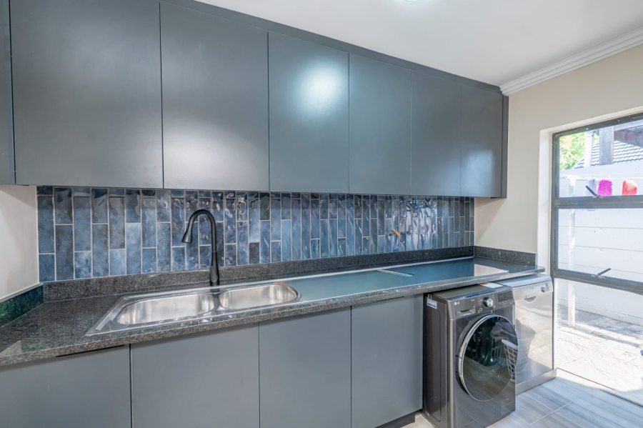 5 Bedroom Property for Sale in Eversdal Western Cape